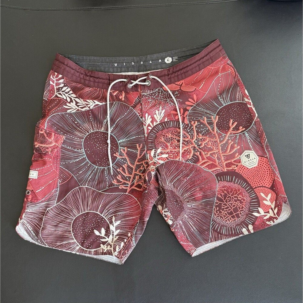 Vissla Red Board Shorts Mens Sz 33 Surf Swim Underwater Coral Beach Surf Coastal